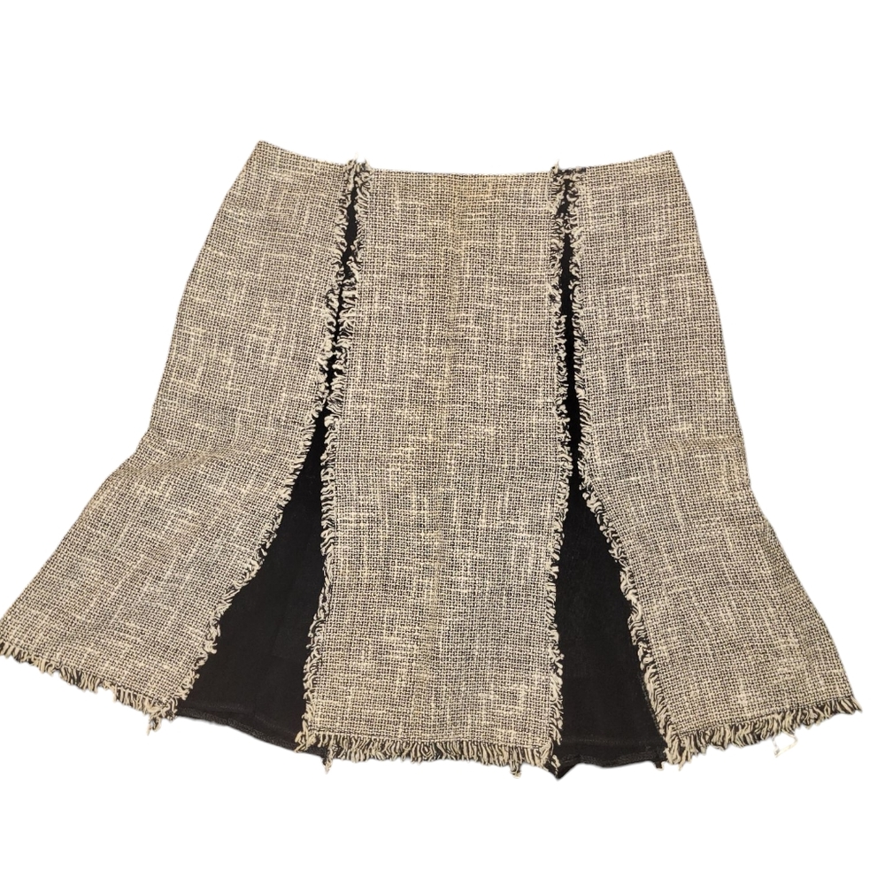 WHITE HOUSE BLACK MARKET Black & White Fringe Pleated Tweed Skirt - Size 2